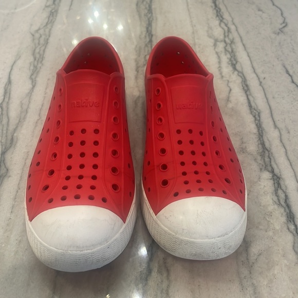 Native Shoes. Red. J2 - Picture 2 of 5